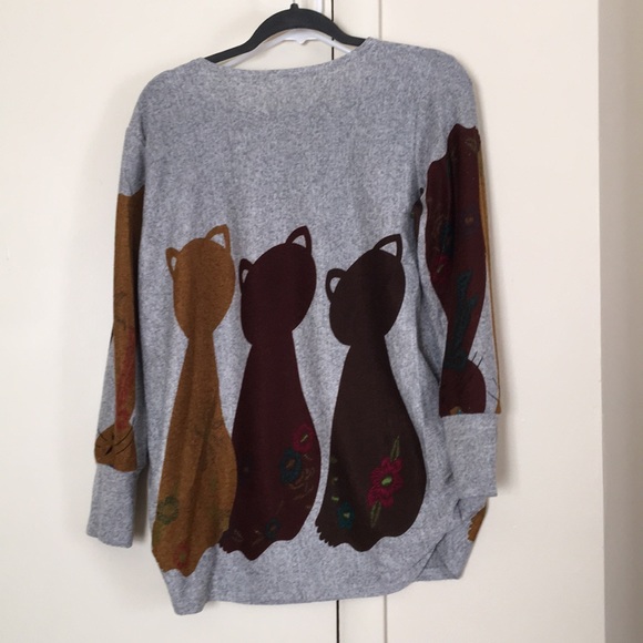 Long gray sweater with cats - Picture 2 of 3